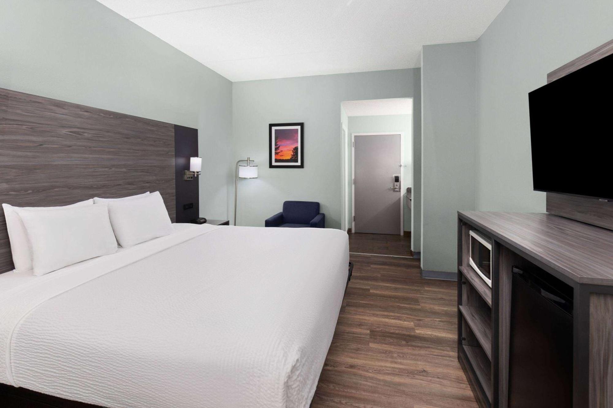 Baymont By Wyndham Creedmoor Hotel Kültér fotó