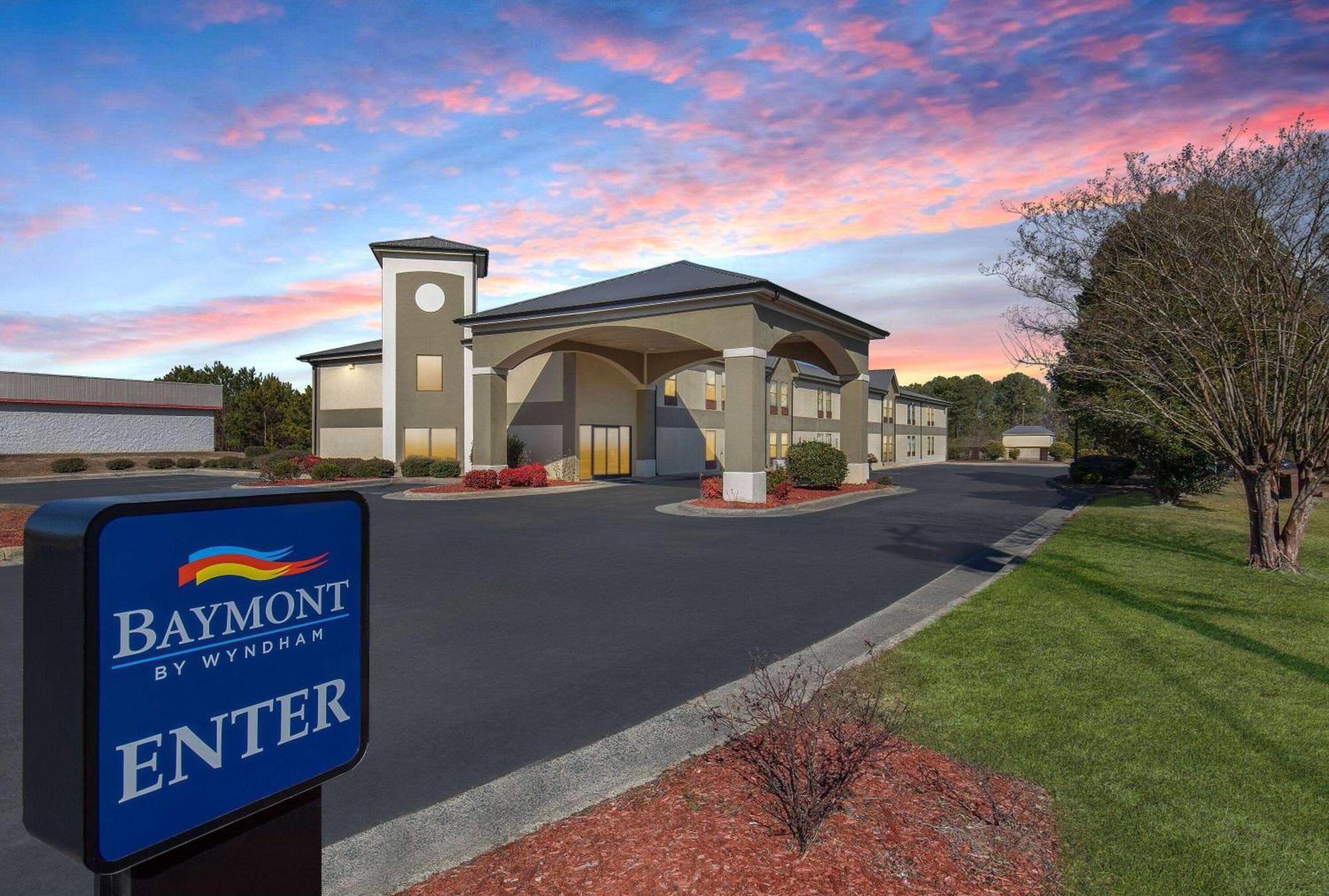 Baymont By Wyndham Creedmoor Hotel Kültér fotó
